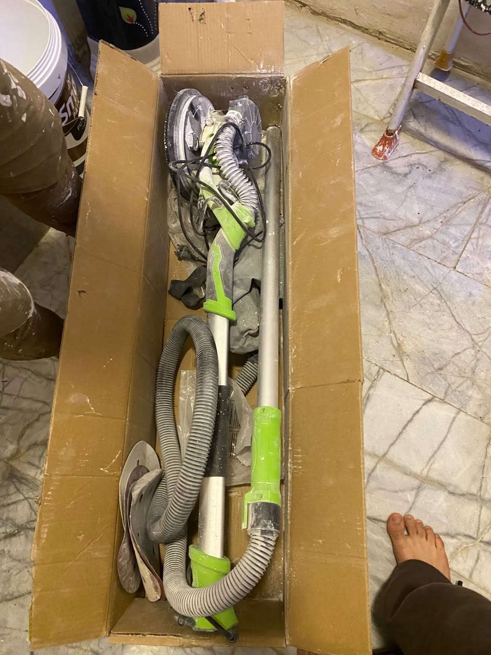 سلام عليكم مكينه سنفرة جدران للبيع مكاني البصرة استخدام قليل جدا والصور والنظافه كدامكم ***********
