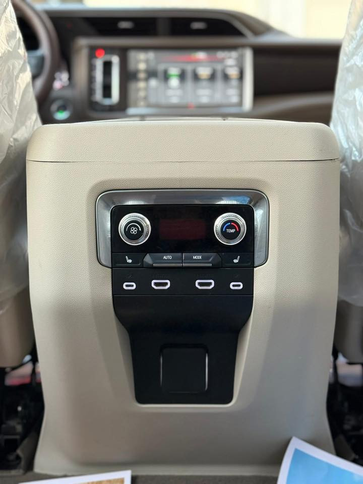 ﷽
🔥بسعر مناااااااسب جدا🔥 

جمسي YUKON دينلي 2024

مكينة 8 سلندر

عداد المسافات: 58 الف كيلو متر 

المواصفات: خليجي وكالة المنصور 

رقم بغداد بأسمي شخصياً 

فول مواصفات 

بانوراما

جكات

كراسي جلد اصلي(عسلي)

كراسي اثنين كهرباء

كراسي هزاز(عند اقتراب السيارة من اي شي)

كراسي خزن(ميموري)

كراسي(تدفئة+تبريد)

كراسي تدليك

كراسي خلفية كهرباء

كراسي خلفية تدفئة

تبريد خلفي شاشة

شحن الهاتف لاسلكيا

عدادات شاشة ديجيتال

رادار

تحديد مسار

كروس سرعة

داتا شو DATA SHOW

نظام AUTO START

هاندبريك دكمة AUTO HOLD

نظام DETECT OFF

نظام مانع انحدار

٦كامرات ٣٦٠ درجة

خمس بصمات

فول تحكم استيرن(جهتين امامي+جهتين خلفي)

استيرن كهرباء

استيرن تدفئة

شاشة عرض الاعطال

دوسة كهربائية

صندوك كهرباء (شفط)

دبل حساس (امامي+خلفي)

مانع تزحلق

فور ويل

شاشة امامية كبيرة اصلية تدعم ابل كار بلي واندرويد اوتو

شاشات خلفية اصلية

تشغيل عن بعد

دوسات كتابة denali 

اشارة بالمري

مري كهرباء(شفط)

نقطة_عمياء

لايت عدسة زنون(عالي+ناصي)

لد أمامي خلفي

وباقي مواصفات الدينالي 

السياره شخط ع طوله عكس السايق  خفيف مال مفتاح ومسوي كارت ممبين  فقط 

الي يدور جديد جديده بشكل بالعافية 

ع تكون من نصيبه

مكان السياره : بغداد

السعر /560 

رقم صاحب سيارة

***********
