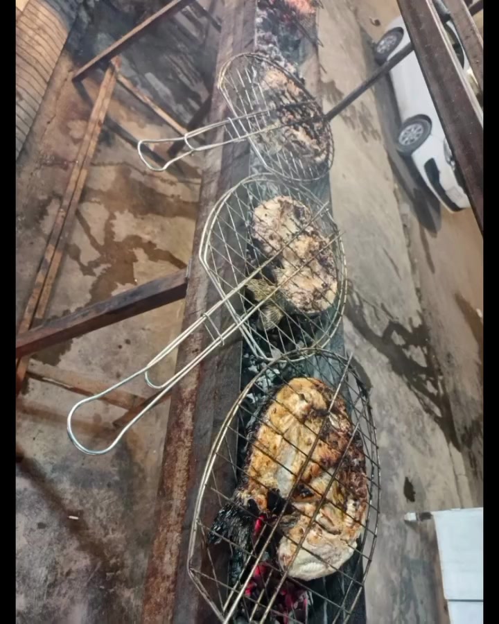 ياهلا وغلا بزبائنا الكرررام 🥰🥰 
مطعم ومشويات أجواء البغدادي 
شعاارنا النضافه اولا والطعم دائمااا 🥰🌹في مطعمنا نهتم باادق التفاصيل 👍🏻من اختيار المكونات الطازجه يوميااا 😋لحد متوصل الطاولة ليدك🌹🌹#ثقتكم هي سر نجاحناا 
ماعليكم فقط التواصل مع الرقم التالي 
او التواصل عبر الخااص 
***********
#المنيوا
اجنحه دجاج مشويه 16قطعه قطعه ب10 آلاف 
مسحب مقرمش ولذيذ ب10الاف وبسس 
دجاج ع الفحم ب10 آلاف 
عرايس مشوية ع الفحم ب5 آلاف وبسس 
شيش طاووق متبل بطعم مميز 16 قطعه ب10 آلاف دينار 
سمك مسكوف ع الطريقه العراقيه 🔥🔥 ب6ونص 
يفتح المطعم سااعه 3 الضهر ويغلق ساعه 3 فجراا 
#العنوان
مسيب حي المعلمين مقابل قصابيه الماجد 🌹
