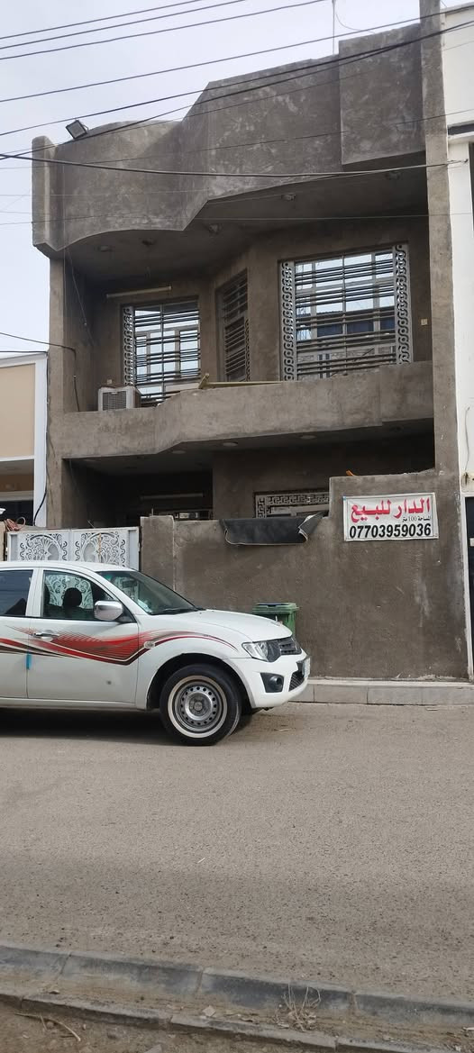 السلام عليكم دار للبيع المساحه 100 متر واجهة 6 ونص الموقع مميز  حي البساتين خلف مول الشعب خلف بانزين خانه عشق بغداد اول مدخل ع القناة طابو زراعي سند 25 عندي نسخه من السند وقرار محكمة البيت بناء حديث يحتوي على 3 غرف ***********
