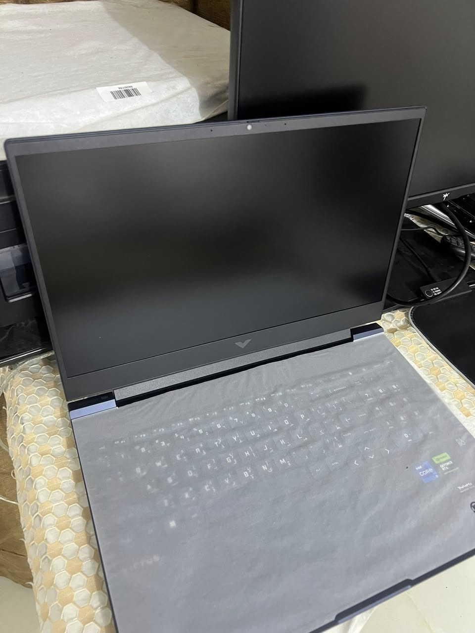 HP victus 16 Gaming Laptop
المعالج: Intel Core i7‑13700H (جيل 13)

الرام:16GB DDR5 2x8  بسرعة 5200MT/s

كرت الشاشة: NVIDIA GeForce RTX 4070 8GB – ألعابك على أعلى إعدادات بدون أي تقطيع!

التخزين: 1TP M.2 NVMe – سرعة تحميل خرافية.

عدد دورات الشحن صفر 

📱 للتواصل: 
***********
***********
