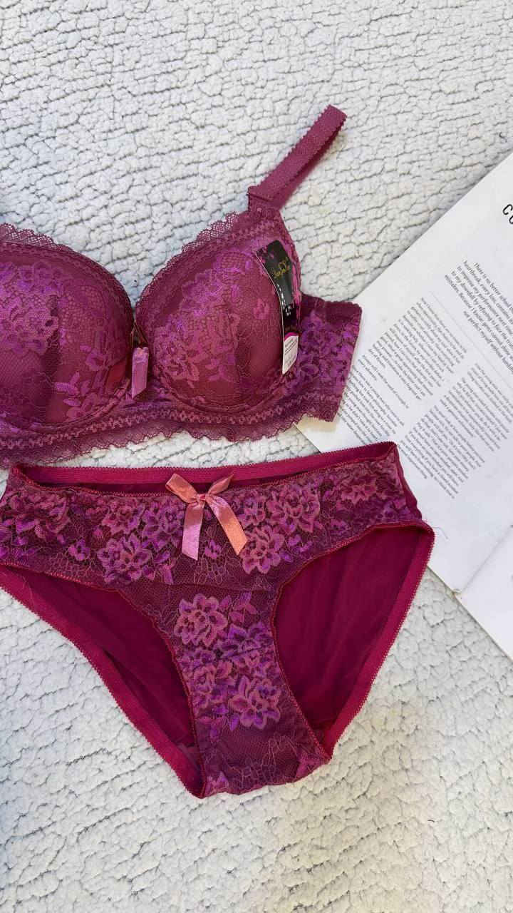 #جديدنا لاينتهي👙
سيت ملابس داخلي نسائي👙
لانجري طقم (ستيان + أندر ) 
درجة اولى…كوني مميزه
باختياريك موديلات جديدة
وجميلة 💞
حمالة دبل اسفنج عظم 
كوالتي عالي وخامة راقية✔️
✨ تركي درجه اولى 💯🇹🇷
✨مريح جدا بالبس  
✨وتسمح بمرور الهواء 
كل الألوان متوفرة 😍 🔥🔥
افتحو الصور واستمتعو بالألوان.         والخامة تحححفة 😍
والقياسات /36-38.


**إذا كنت صاحب هذا الإعلان وتريد حذفه لأي سبب، رجاءا أرسل رسالة إلى الدعم الفني**