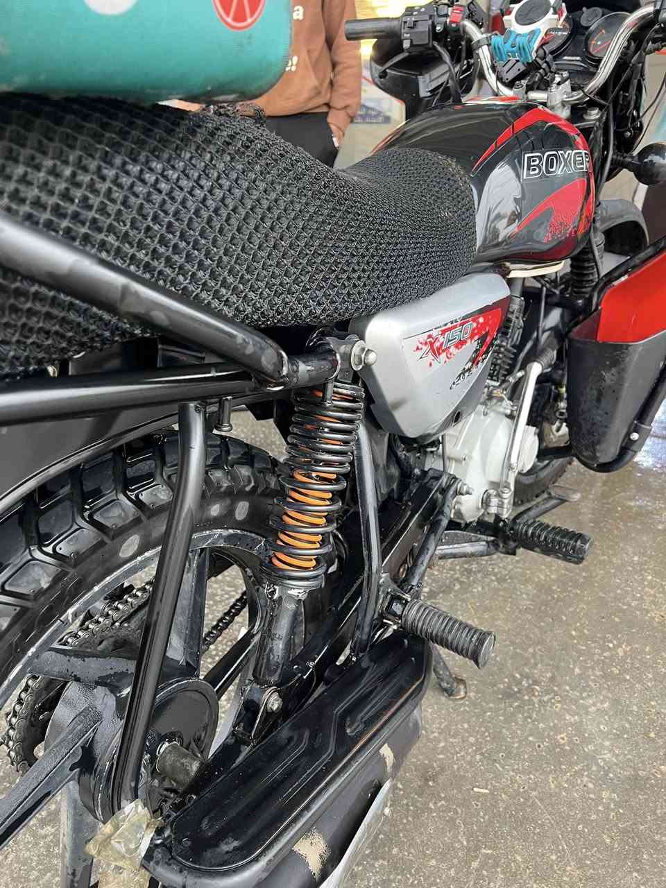 السلام عليكم دراجه بوكسر موديل 2021 دراجه كلش نظيفه مكينه خرسه اوراقها كامله شرط الترقيم *********** مكاني بغداد
