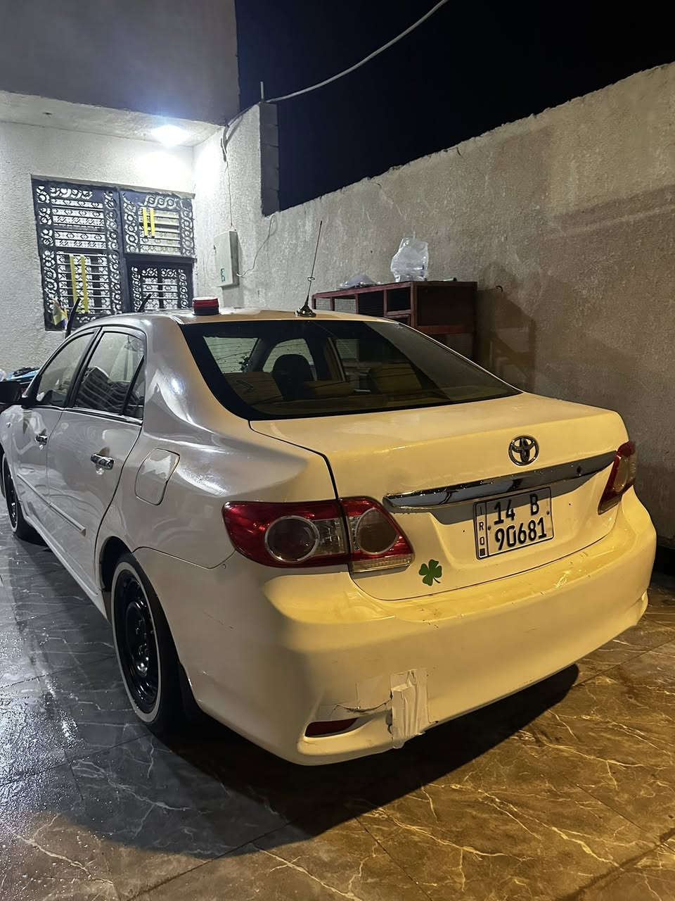 مرخصه الادمن المحترم السلام عليكم كورلا موديل 2013 مكينه 1800 بل كارتون كير جديد حداديه تخم تاير دواخل جديد كلها جاهزه السياره وارد خليجي مكفوله من العيب الشرعي والضربه القويه راعيه يمي سنويته لل 28 
السياره بيه مكانات بارد 
مكان السياره البصره ابي الخصيب 
السعر .. 95 وبيه مجال 
رقم الهاتف ***********
