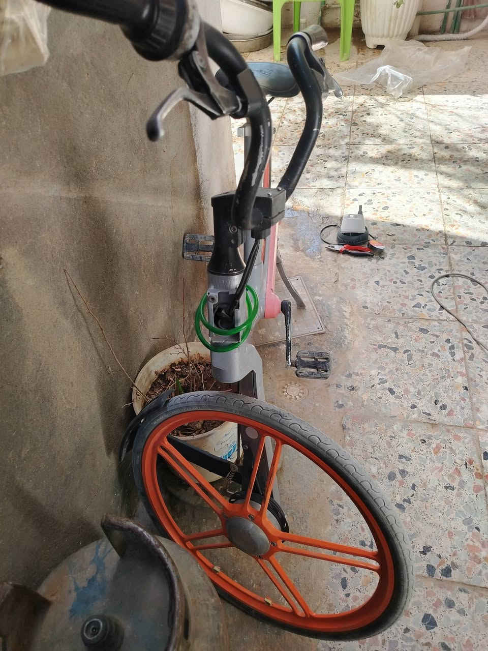 باسكلات اثنين
الوردي ألمنيوم تاير ربل بريك دسكات
سعر ٧٥
الأسود دبابه سعر ١٠٠
***********
***********
سيف سعد

