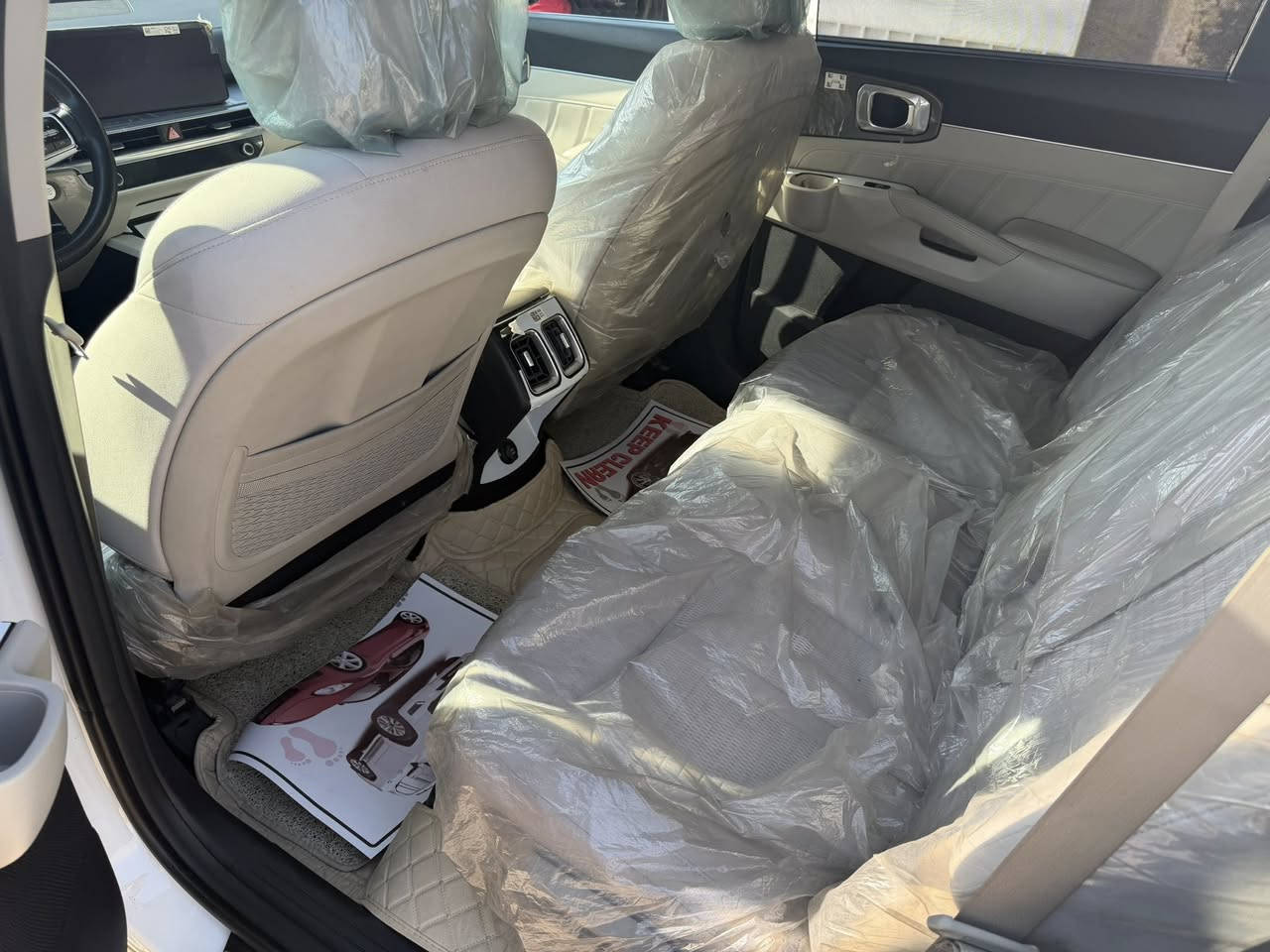 السلام عليكم
سورنتو 2024 ذات شوب 
ماشيه 17 الف فول ماعدا 
البنوراما ويل 20 رقم بغداد رقم الهاتف ***********
مكان زيونه
سعر 313
