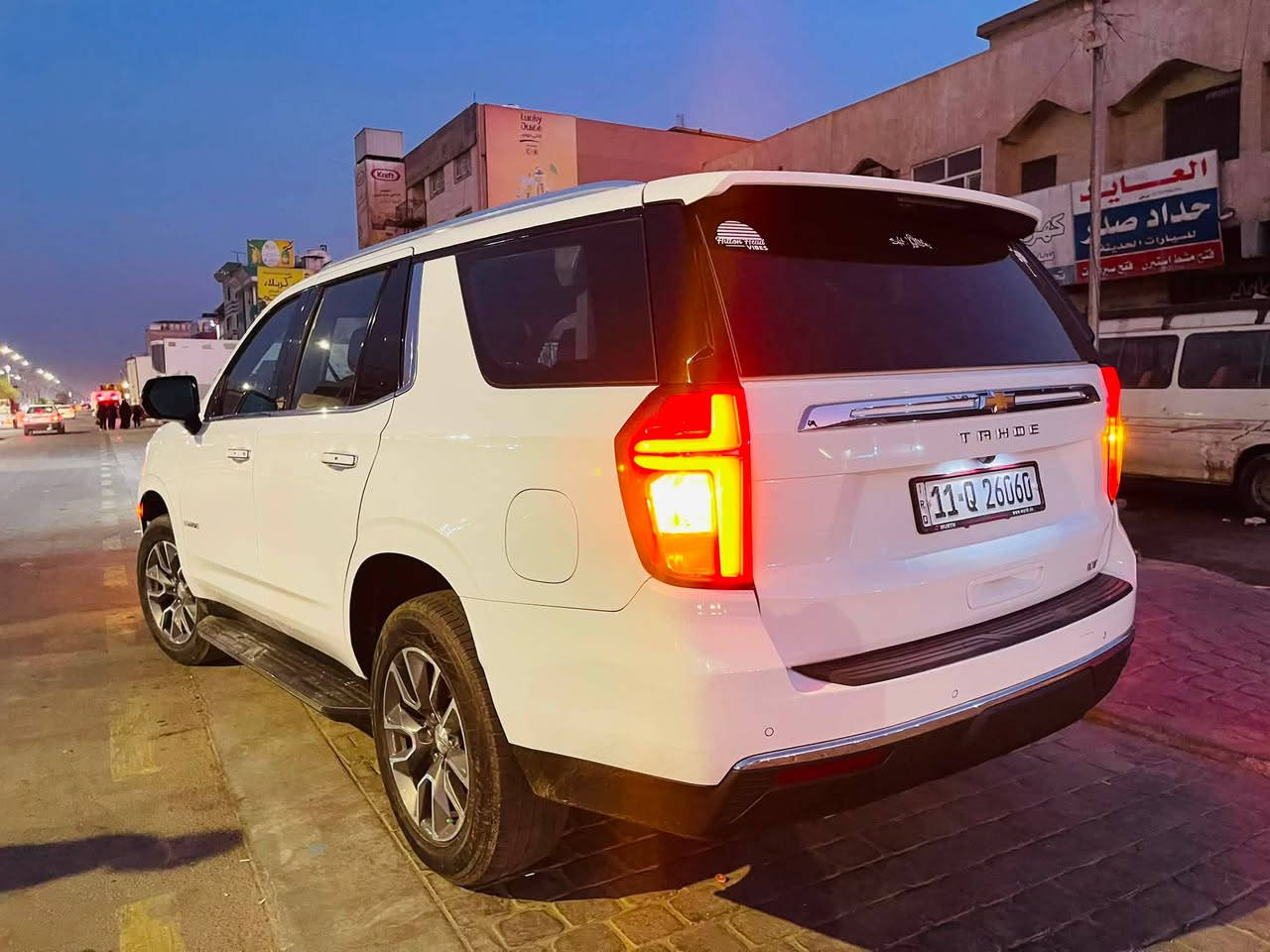 السلام عليكم
شوفرليت تاهو 2022 وارد امريكي  LT 

حادث :- سونار مرفق بلمنشور 

ماشية 74 الف km

المواصفات : بصمة  / شاحن وايرليس / رادارت امامية وجانبية / كراسي كهرباء / جلد / هندبريك دكمة / زجاج خلفي كهرباء اوتو / تشغيل عن بعد / اطفاء ذاتي / مانع انحدار / تشغيل عن بعد / مثبت سرعة / جنطة كهرباء / محرك 8 سلندر / تدفئة كشنات / شاشة كبيرة  / قاصة / كير دكم / انارة داخلية LED / اشاير مري 

للأستفسار :- ‭***********‬

المكان :- بغداد الطالبية
