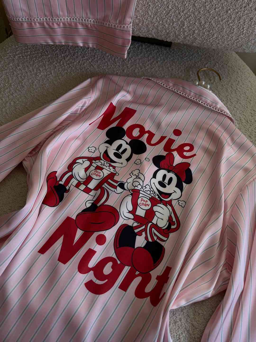 ⁨	بجامه حرير ناعم
السعر/٣٥
القياسات/m. L. xl⁩


**إذا كنت صاحب هذا الإعلان وتريد حذفه لأي سبب، رجاءا أرسل رسالة إلى الدعم الفني**