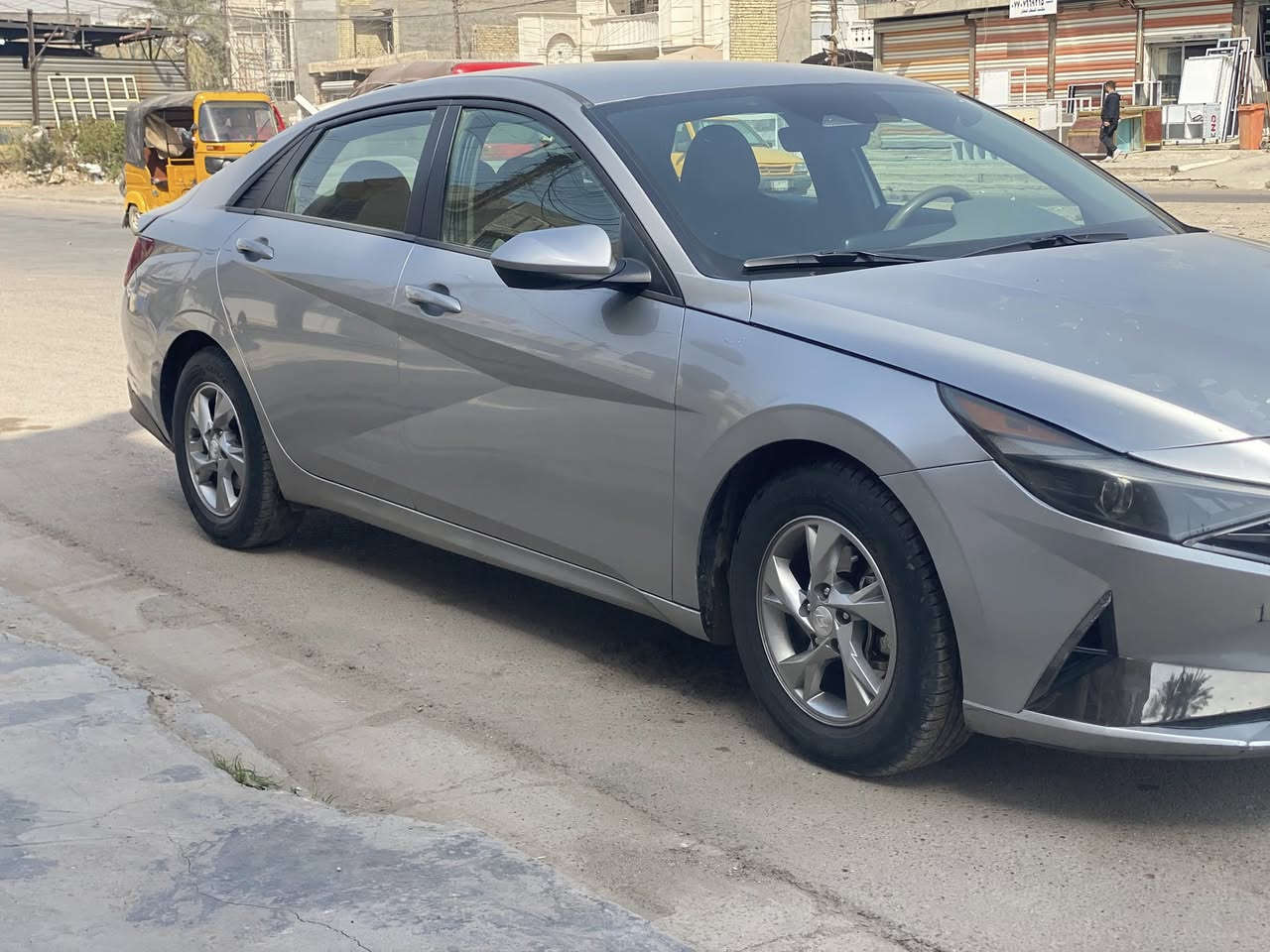 السلام عليكم 
النترا ٢١ سلفر رقم اربيل 
هزه وفحص ورقم جديد 
السياره باسمي جاهزه 
ماشيه ٦٠ الف 
حادث خفيف ٣ قطع صبغ مكاني بغداد البنوك
السعر ١٣٣ ورقه
*********** واتساب 
  ***********اتصال
