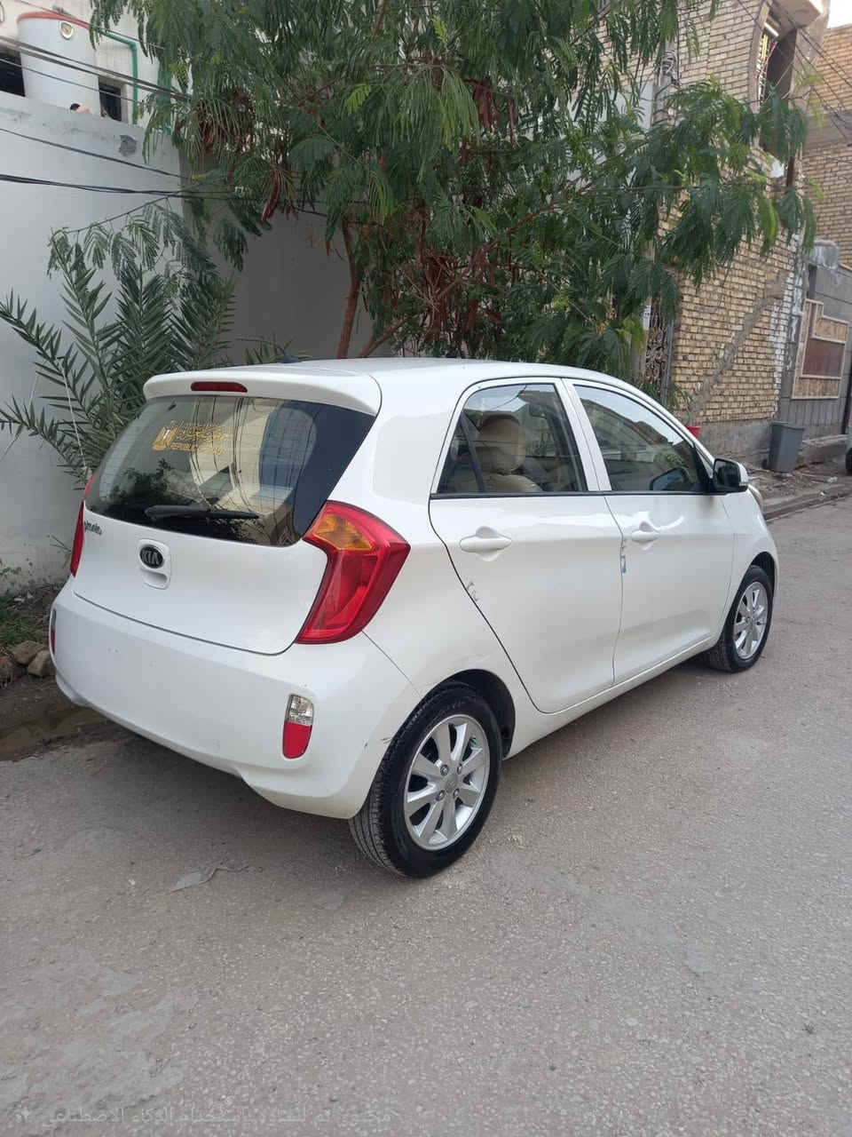 السلام عليكم ورحمة الله وبركاته
اخواني سيارة بيكانتو ٢٠١٤ ابيض نص  مواصفات ٤ سلندر رقم بغداد مشروع وطني كامل باقي فقط على البصمه يعني فحص وهزه وغرامات كاملة فقط بصمة مداور بالنجف ومكانها نجف ... بيها صبغ بباب السايق  ماشيه ١٢٠ الف وقابل للزيادة سعرها ٨٠ وبيها مجال بسيط 
معلومات أكثر للاتصال ***********
