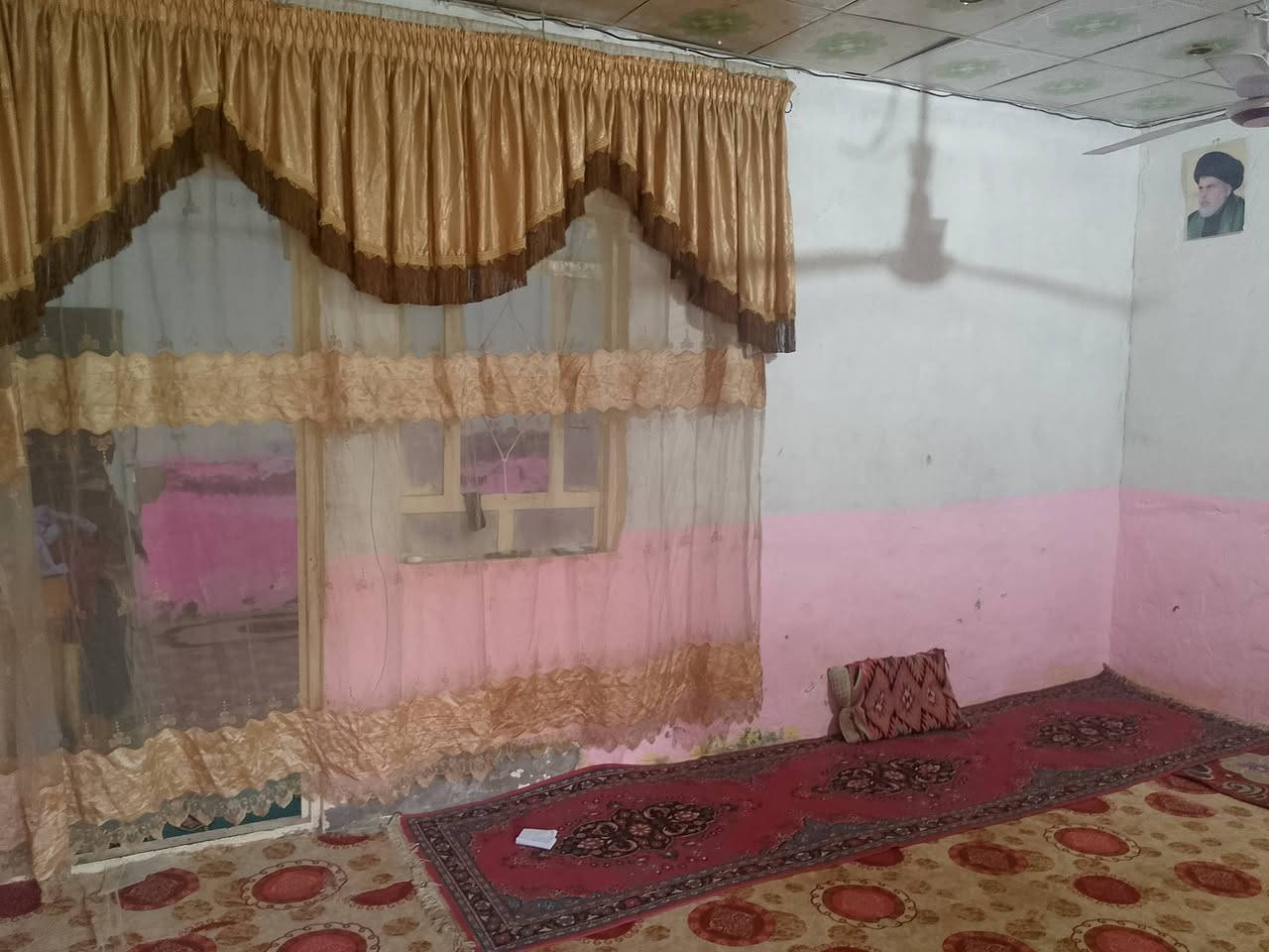 ضياء الشبلاوي بيت لبيع 80
غرفه صاله استقبال مطبخ تخاريج طارمه القطاع 7قريب مخبز ***********
