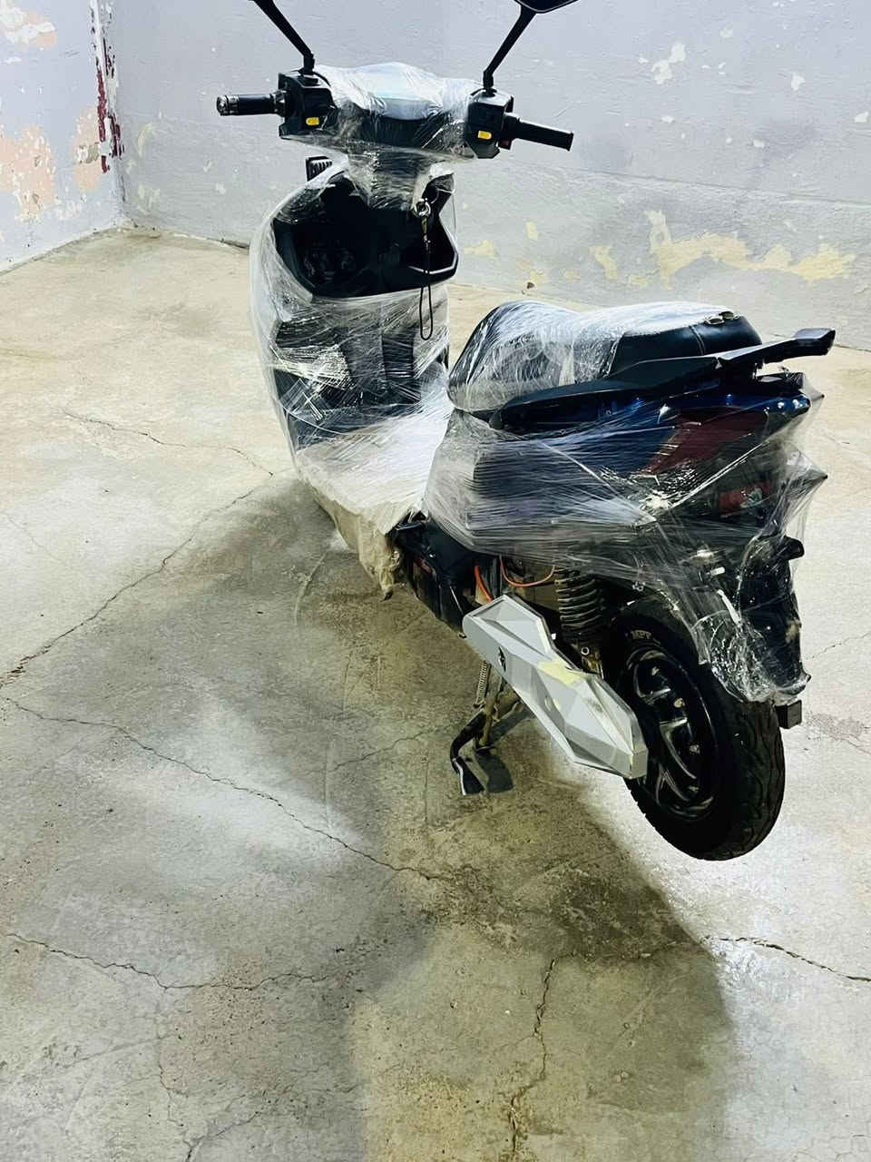 السلام عليكم موطور سكنس شحن للبيع كامل مكمل 6 بطاريات جدد 2000 واط للموديل 2024 يمشي 85 حقيقي الموطور سعر خاص ✨
مكان صلاح الدين قضاء العلم 
للاتصال ***********
