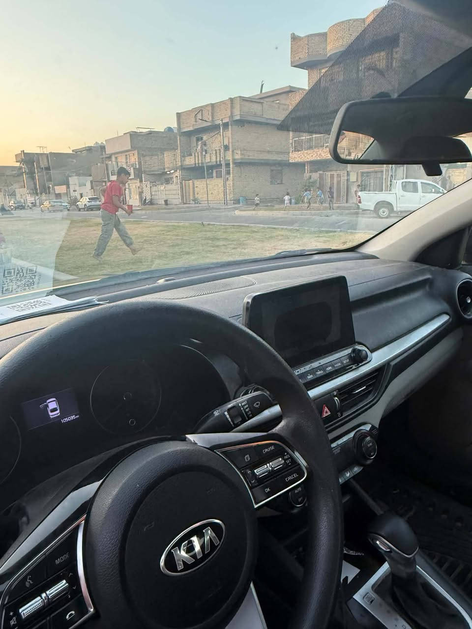السلام عليكم للبيع كيا فورتي موديل 2019 وارد امريكي حادث باب وجاملغ فقط بدون دواخل سياره جديده مواصفات نص فول  استخدام شخصي بسمي تحويل ثاني يوم مكينه كير مكفولات مكان بغداد سعر 127 ربك الهاتف ***********
