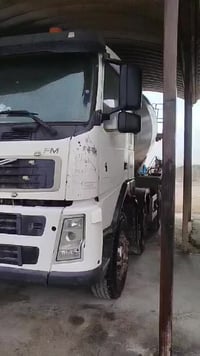 خباطه فولفو موديل ٢٠٠٦ السياره شغاله وخير من الله للاستفسار 0783504018...