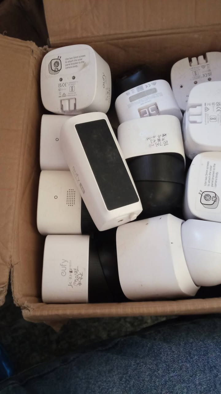 سلام عليكم لبيع فقط شلع كميه كاميرا ماركه eufy شركه انکر 50 قطعه
🔋 أغلبهن طاقة شمسية + شحن داخلي
🎥 تصوير متحرك بزاوية 360 درجة
✅ مفحوصات وشغالات 100% نظافه 80بل 100 تواصل على رقم ‏‪***********‬‏ متوافر واساب
