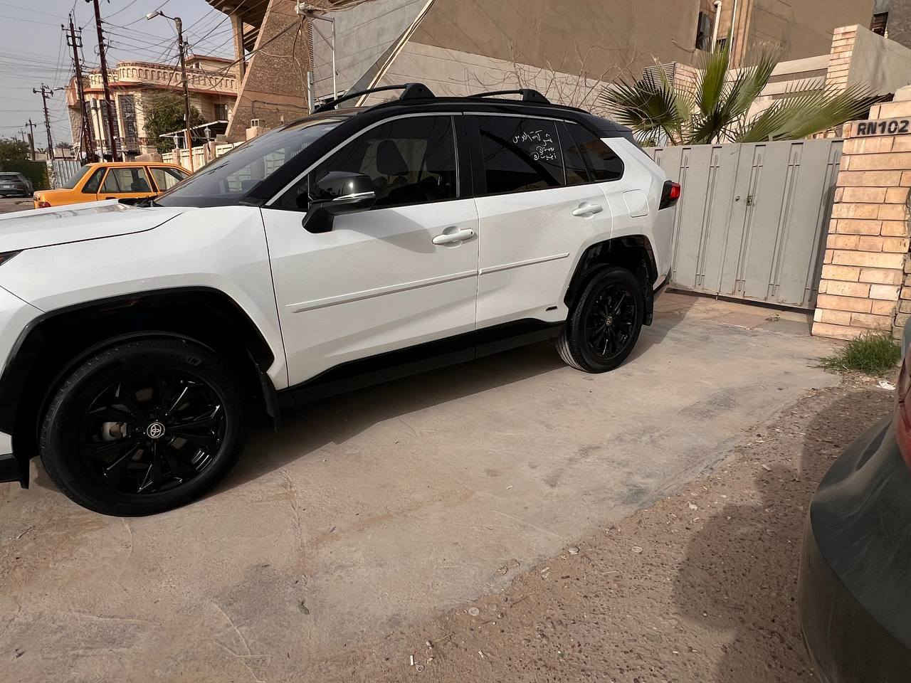 السلام عليكم
راف فور xse2024 بدون رقم 
سياره كلش جديده ونظيفه بدون نقص جاهزه من كل النواحي
السياره مبدل البنيد فقط والجاملغ الايسر الامامي مصبوغ 
بيها خشم الشاصي طخه كلش صغيره اتصلحت على كدها فقط 
الباقي لغد شاصي مكفول  ايرباك استيرن وايرباك البرده 
باقي سياره مكفولة سياره حلوه ونظيفه كلش 
سعر السياره 25,500 وبيها مجال 
***********
