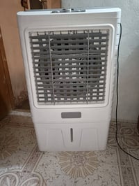 كنفيره مستعمل لمدة يومين يعني جديده الجروخ بعدها مشاديهن السعر 240 وبي...
