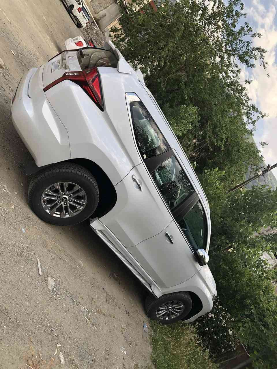 � للبيع  Mitsubishi Montero بحالة نظيفة جداً ومواصفات كاملة 🚗 موديل 2020
ماشية 11,750 km رقم اربيل 
✨ بحالة ممتازة ومعتنى بها بشكل جيد وصيانة دورية 

ملاحضة :السيارة مكفولة عدا بارد في سقف القمارة رصعة بسبب حجر 🧱 

السيارة للبيع وليس للمراوس

📌 المواصفات الكاملة:

* دفع رباعي 4x4 (2H / 4H / 4L)
* مكينة قوية بحالة ممتازة
* قير أوتوماتيك ناعم
* مكيف هواء ثلاثي الصفوف (أمامي + وسط + خلفي) تبريد قوي جداً
* فتحة سقف
* حساسات خلفية
* كاميرا خلفية
* نظام ABS
* مانع انزلاق (Traction Control)
* وسائد هوائية
* مثبت سرعة (Cruise Control)
* نظام Auto Hold
* نظام نزول المنحدرات (Hill Descent Control)
* إنارة عند الاستدارة (Cornering Lights)
* شاشة داخلية ونظام صوت جيد
* تحكم بالمقود (ستيرنغ كنترول)
* جنوط ويل كب
* كفرات بحالة جيدة
* إضاءة أمامية قوية
* داخلية نظيفة جداً ومريحة
* 7 مقاعد (ثلاث صفوف)
*كرسي 💺 السائق كهربائي ⚡️ 

⸻

📍 الموقع: ديالى

📞 للاستفسار: ***********
