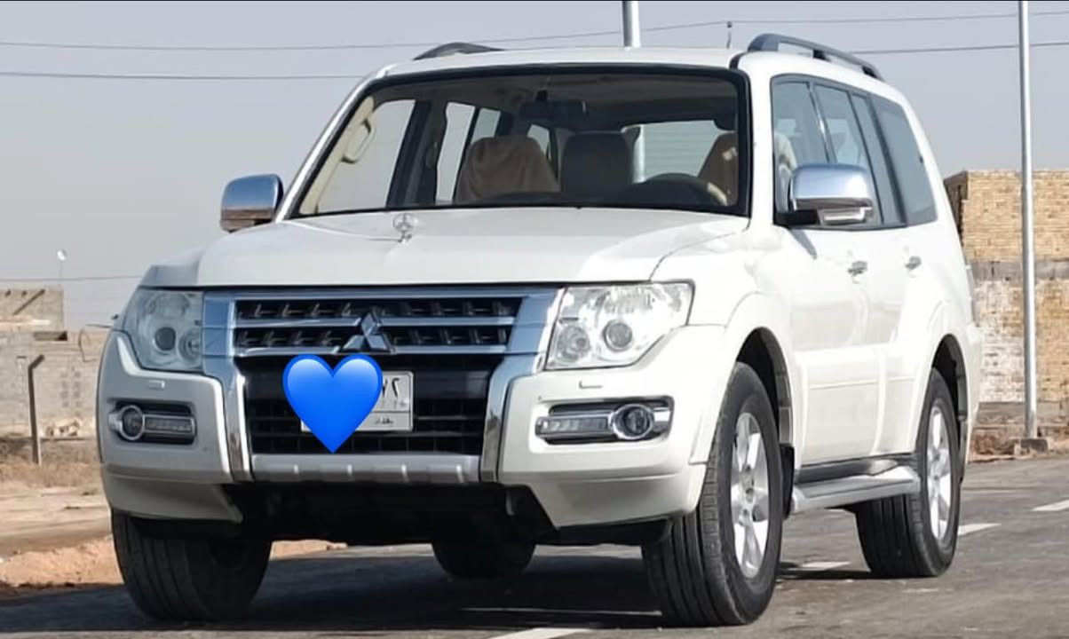 السلام عليكم
باجيرو للبيع موديل 2015
سيارة جاهزه من كلشي كفاله عامه ماشيه 85 الف فقط استخدام شخصي 
سعرهه 195 اوبيه مجال قليل 

الرقم  ***********
