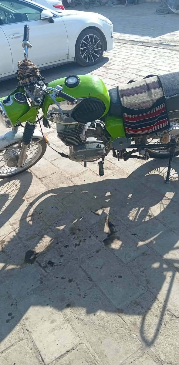 السلامه عليكم مطور امزت ٨١ البيع بيع مستعجل السعر ٨٠٥٠ وبيه مجال قليل سايس ٢ بدون راعي مكتبه وسنويه بيه اسكن بلنجف هاذ رقمي *********** وشراي بيه خير ودلل
