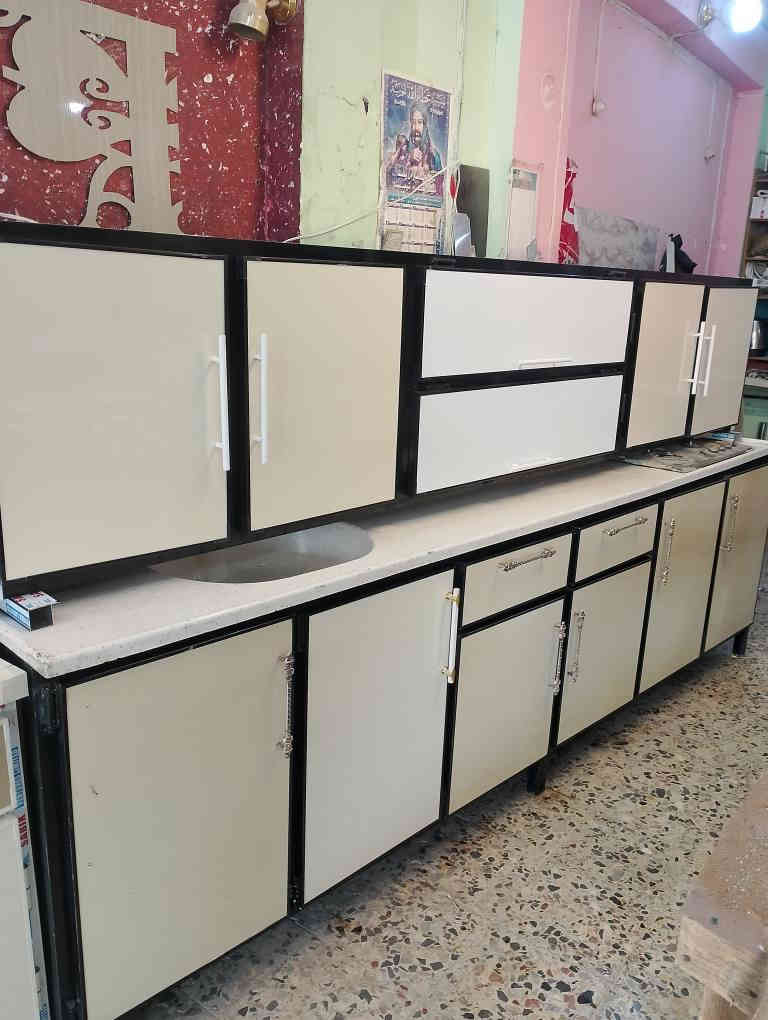 سلام عليكم كاونتر مستعمل للبيع نظيف جدا 3متر مرمر سنكي السعر 350اوبي مجال كربلاء حي  العسكري لعابد ومقابل مستوصف ***********او*********** كربلاء
