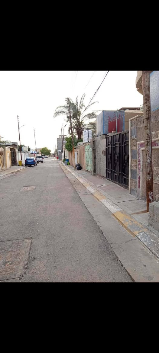 السلام عليكم مشتمل للبيع في حي الجغيفي الأولى المساحه 100 متر والوجه 5 ونزال 20 قرب جامع التوفيق للاستفسار    ***********
