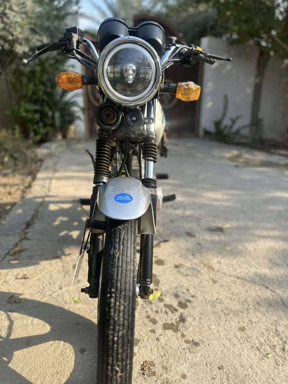 السلام عليكم دايون كلك ٢١ بليته ورقم شاصي كهربائيات دبل اشاره لايت جمجمه عالي ناصي هورن بك لايت يعني دراجه كامله من كلشي ربع متذب عليها ٦٥٠ بيها مجال
مكان كربلاء حسينيه ***********
