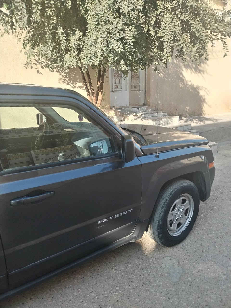 جيب باتريوت موديل ١٧رقم بصرة سنوية نافذة لسنة ٢٩بسمي مشروع وطني مكينة ٢٤٠٠توويل ماشية ٧٠الف الضرر جاملغ الأيمن مع تصليح جزء من البنيد السعر ١١٥قابل للتفاوض الإتصال على *********** المكان بالعمارة المركز
