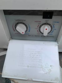مكيف 2 طن نوع كري جهاز نظيف كلش قبل فتره صار بي ليك صغير وصلحته حاليا ...
