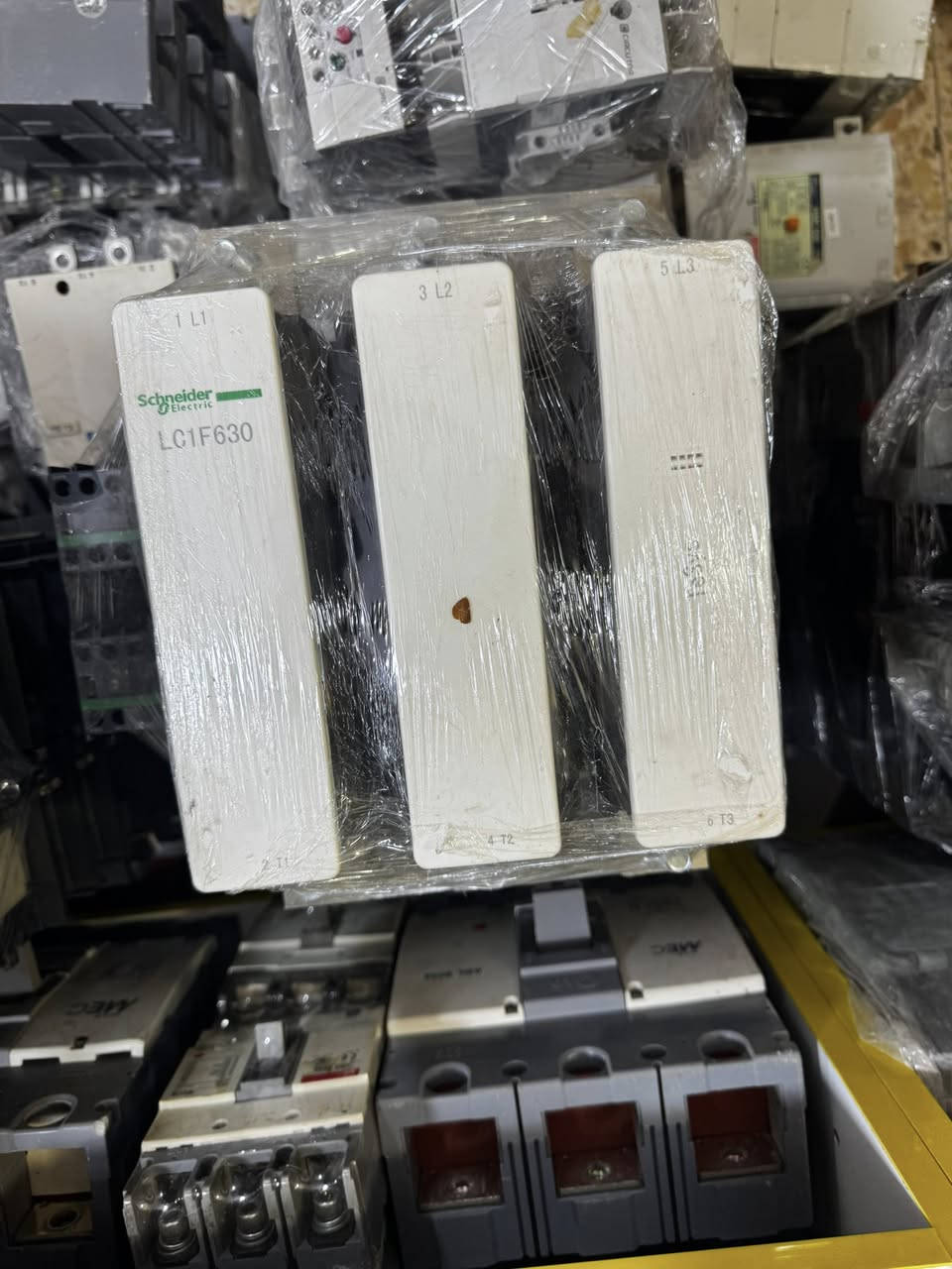 متوفر كونتكترات شنايدر ✅
جميع الامبيريات 
للطلب والتواصل على الواتساب ***********📞
