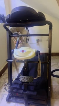 جهاز جري • نظيف • استعمال قليل