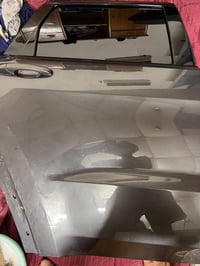 شباب باب جيب شيروكي بلادي لونه اسود شذرته فيلي مكفول من الرصعه والضربه...