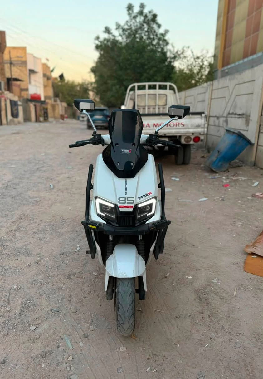 دراجه شحن للبيع وياهه. خوذه وصندوگ  صارلي شهرين ونص من اشتريتها.  سعرها 900 الف    ***********
