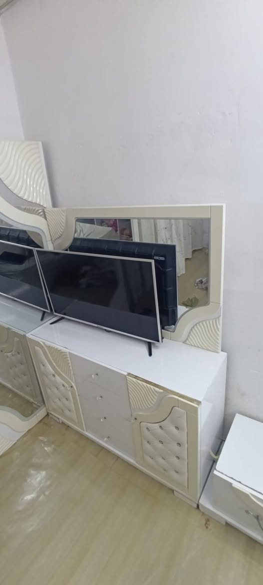 غرفة للبيع السعر ٢٠٠.٠٠٠ وبيها مجال
سكة السلايت الكنتور تحتاج تصليح المكان هفلان


**إذا كنت صاحب هذا الإعلان وتريد حذفه لأي سبب، رجاءا أرسل رسالة إلى الدعم الفني**