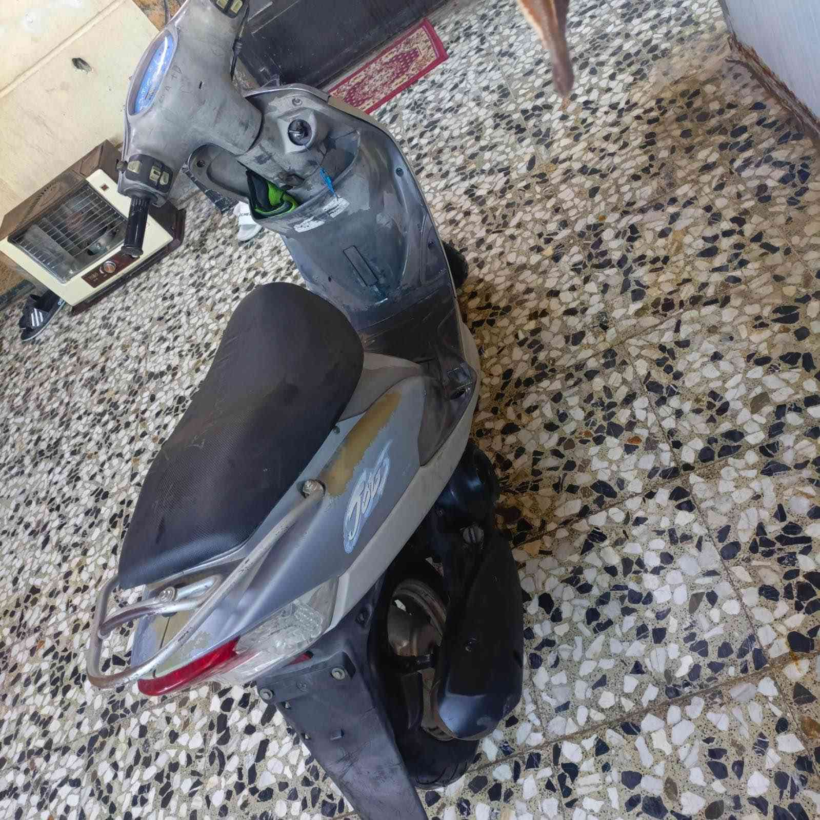 السلام عليكم للبيع ماكس منغولي مابيه اي نقص كله شغاله بعدها بلاديه كلها مختمه السعر 550 المكان الدورة ابو دشير الرقم *********** بغداد, العراق
