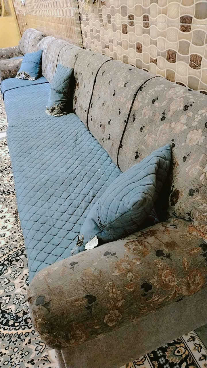 تخم ديوان تركي اصلي نظيف جدا 8مقاعد السعر 290 وبي مجال بغداد الحبيبية *********** يوجد واتساب بغداد, العراق
