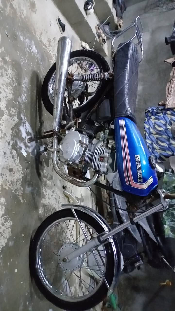 سلام عليكم  دراجه ايراني ادوات نامه شلامجه 21دراجه حلوا رادله بعض ترتيبات مراوس بدراجه شحن R 9 اراوس بدون فرق او بيع مكاني بصره شط العرب التنومه الصالحيه  وهذا رقمي لتواصل ***********
