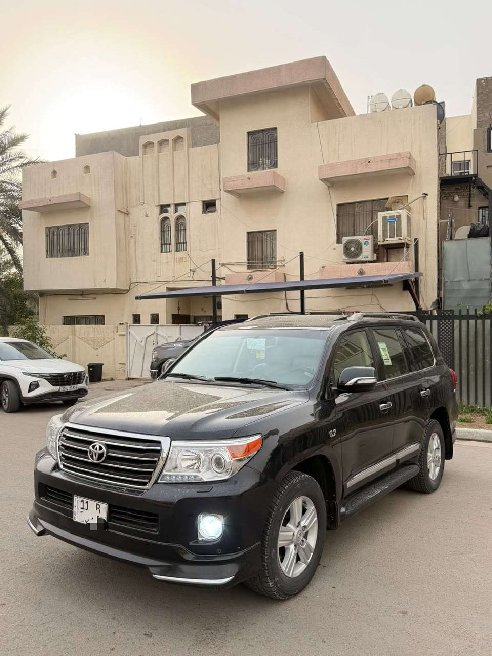 السلام عليكم 
لاندكروز ٢٠١٢رقم بغداد بسمي تحويل مباشر 
مواصفات لبريم معروفة 
مكفولة من الضربة والصبغ عدا مكانين بارد حتة دعاميات مكفولة 
مكينه 8V
ماشية 170الف حقيقي 
السعر 345وبيهة مجال بسيط 
اي استفسار ***********
مكاني بغداد قرب جامع النداء
