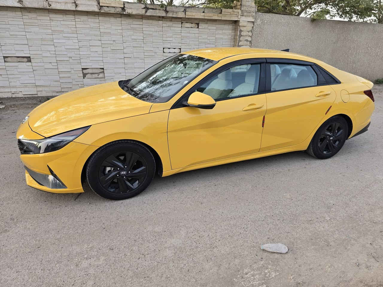 ياالله سلام عليكم النترا ٢٠٢١ وارد امريكي صور الحادث داخل المنشور مكينه ٢٠٠٠ دوش ليبل واحد بدون تبديل بدون دواخل سياره جديده وجاهزه من كلشي كير مكينه صدر تراي يخبل رقم بغداد بسمي مصفره من كلشي مكاني بغداد الكرخ السعر ١٣٣ وذا اكو مراوس بخصوصي عادي ر ***********
