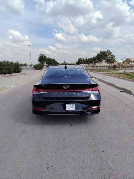 السلام عليكم 
النترا 2023 لمتد فول 1/1امريكي بدون رقم 
مكان السياره بغداد
تبديل دعاميه نفس اللون والبنيد فقط الكصه مالته ونصبغ نص بنيد فقط وعندي صور للتصليح بدون ايرباك 
راديترات بدنه كله بلاد على وضع الشركه 
محرك 2000دوش
ماشيه 34ميل مشي امريكا فقطط 
المواصفات 
بصمة تشغيل+بصمة ابواب لمس والجنطه بصمه 
فتحه 
رادار امامي جانبي خلفي 
جنطه ذكيه تفتح عند الاقتراب 
كشنات جلد +تدفئه+كشن السائق كهرباء
شاشه متصله تدعم ابل كار بلي واندرويد اوتو 
سايد بريك بصمه 
كامره خلفيه +حساسات خلفيه 
نقاط عمياء
تحديد مسار 
اشاير بالمري 
لايتات 3عدسات ولد خلفي 
نضام اوتو هولد 
السعر 150 سياره بدون رقمممم 
السياره مبولشه وعليها نانو سيراميك 
العنوان شهداء السيديه 
***********
