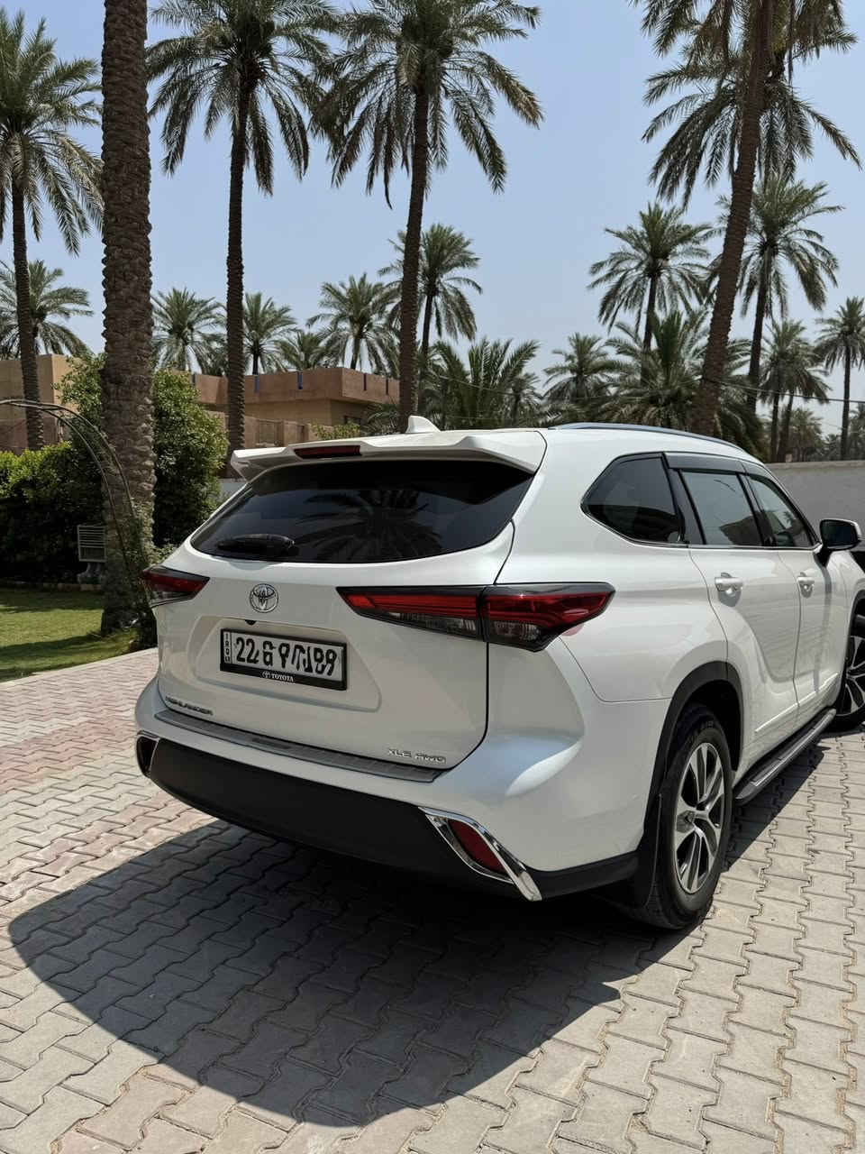 للبيع: تويوتا هايلندر XLE 6V 2021
التفاصيل:
- محرك: V6 بنزين 3.5 لتر
- فئة xle فل مواصفات
- اللون: أبيض صدفي
- رقم: اربيل 
- الممشى: 118000 الف كم

المواصفات:
- 7 راكب
- تدفئة كشنات
- سلايد (فتحة سقف)
- صندوق كهرباء
- كاميرا خلفية 
- رادار أمامي + رادار جانبي  
- لايت زنون + لايت أوتو
- بردات جانبية
- بصمة تشغيل + دخول ذكي+تشغيل عن بعد
- مثبت سرعة 
-رقم اربيل تحويل مباشر 
السعر                   (335 $ )
📍 الموقع: بغداد  الكرخ

السيارة وارد امريكي (كلين بدون ضرر) 
📞 ***********
