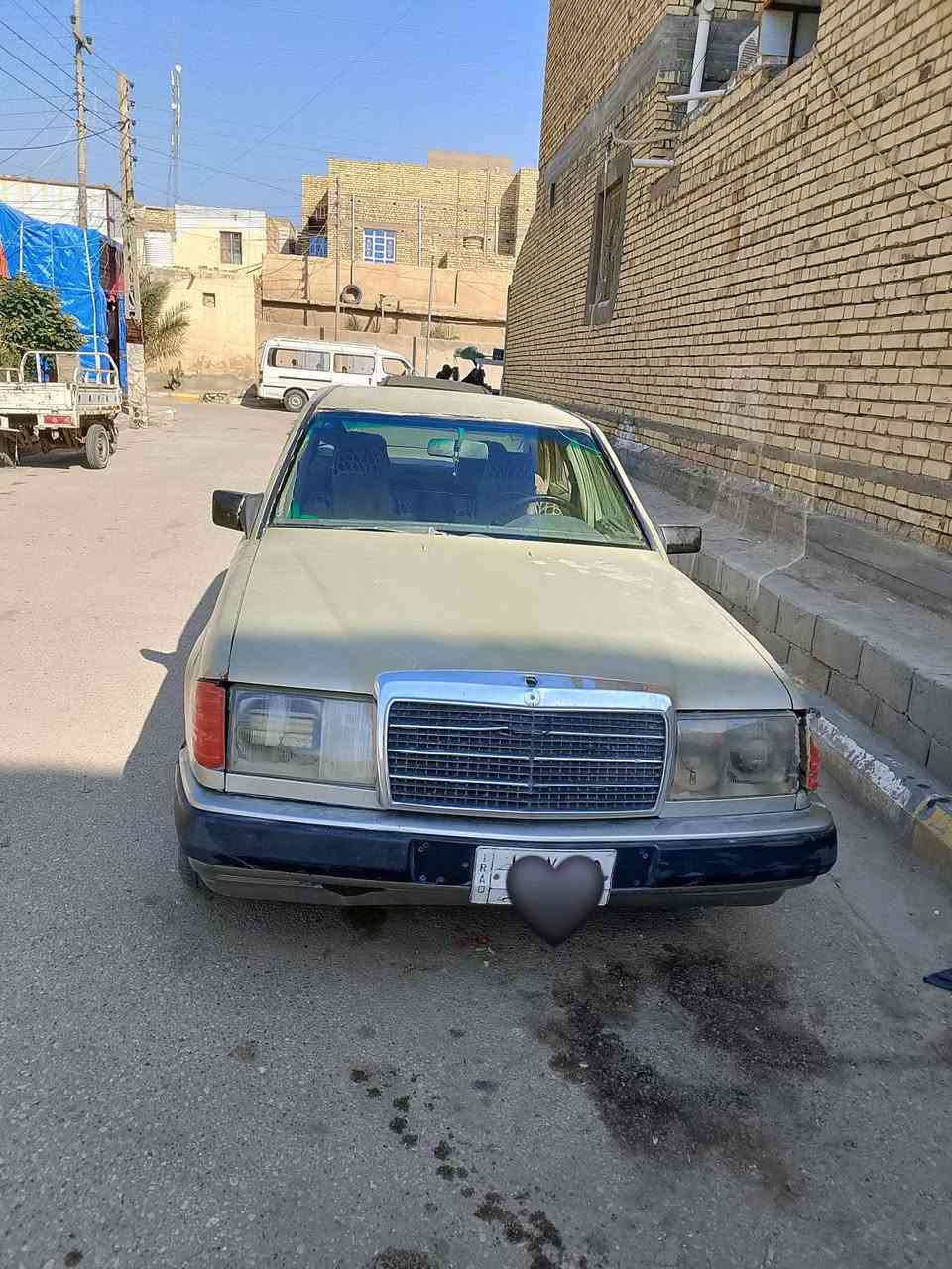 سلام عليكم اخوان سياره مارسدس دب للبيع السعر 22 قفل السياره مامكفوله بس محرك وكير شرط بيه 2500 جديد السنويه مفقوده وبيه بلاغ وعدنه وكاله عامه بيه وراعيه موجود ***********
