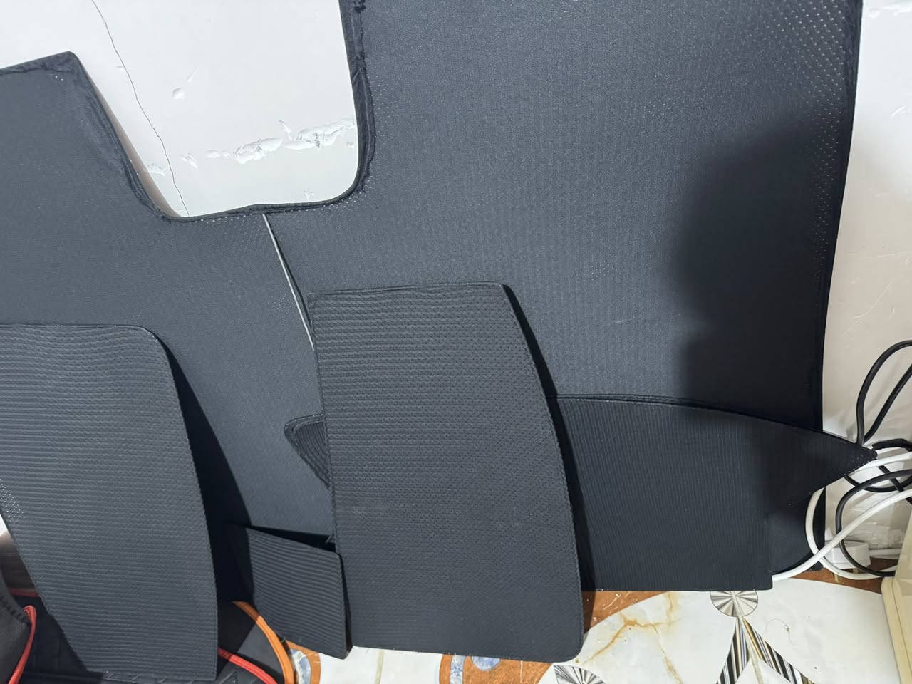 جديد جديد جديد غير مستعمل تخم بردات كويتي مع أرضيات دوج جارجر او اوباما 

قيم واخذ وبسعر معقول لان غير مستعمل 

***********
