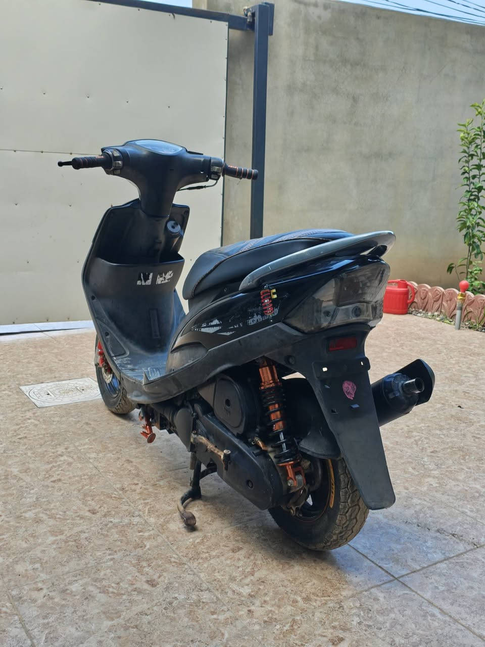 سلام عليكم 🙋
دراجه ماكس رمبه شرط رمبه 
دراجه خير من الله كامله مابيهة نقص كلشي شغال .. نكره سلف بأي وقت 
محركهة بلاد بوشه49 واني بيدي فتحت الكور سويت ادامه للولفات  وعليهة تزويد .
1_ صلنصه FM
2_ قبق افلاوين Topo
3_ اكلج خلفي رياضي اجه بيهة من الخارج
4_ استان صفح Topo
5_ دبلات امامي مزوده
6_ منظومه زنون والسكن احمر 
7_ بك لايت قلاب مع البريك تشتغل دبل اشارة 

للاستفسار : *********** 
السعر : 750 وبيهة مجال اتصل وتدلل
