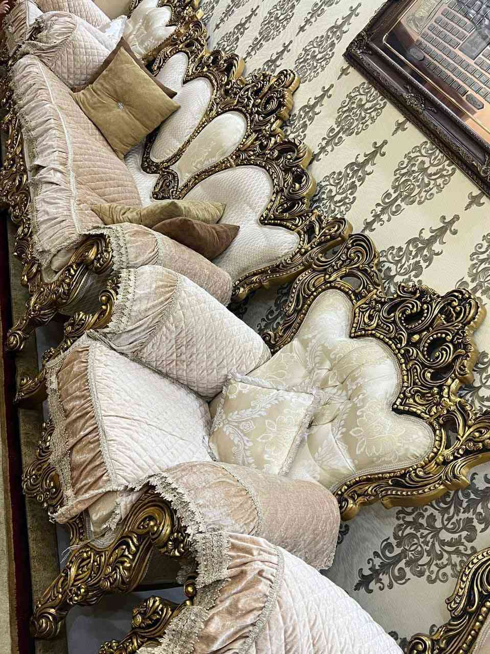 غراض بيت للبيع
الغرفة الصاج ب500 
الغرفة البيضة 900
المعرض 600
التخم الملكي هن تخمين مشابهات جامبو والتيجان عاج ثنينهن بمليوتين وربع
التخم الرصاصي ب500
ميز وطبلات 4 تركي جام اسود وخشب ابيض ب100
طبلات رباعية صاج ب 35
كنتور طلاكتين عدد ثنين الواحد ب125
جرابي نفر عدد ثنين ثنينهنب 40

المكان حي اور


**إذا كنت صاحب هذا الإعلان وتريد حذفه لأي سبب، رجاءا أرسل رسالة إلى الدعم الفني**