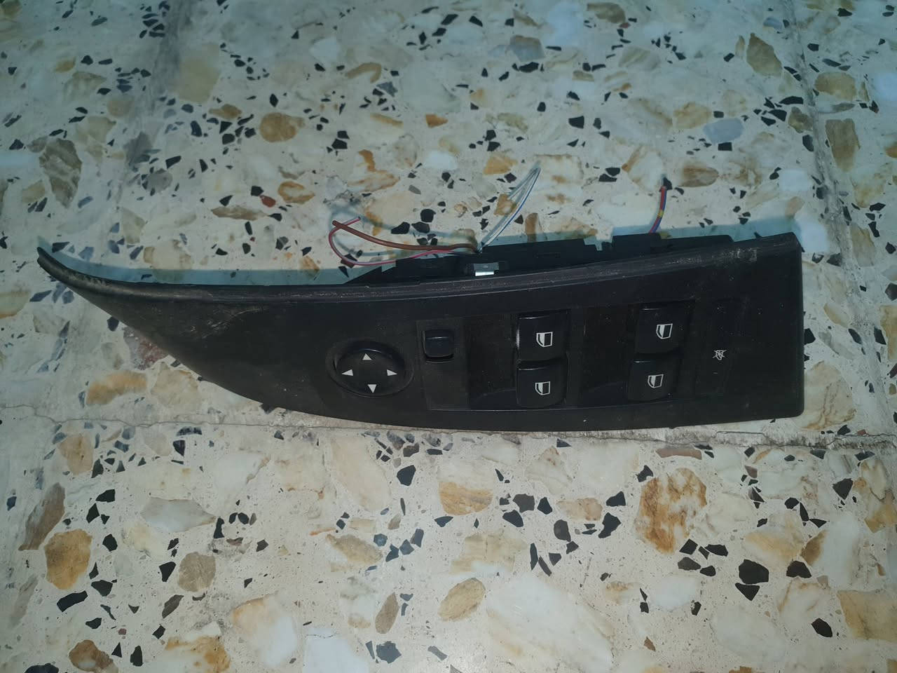 للبيع غراض بي أم ميماتي مال تفصيخ بسعر مناسب العنوان كركوك رقم الهاتف *********** رقم الثاني ***********
