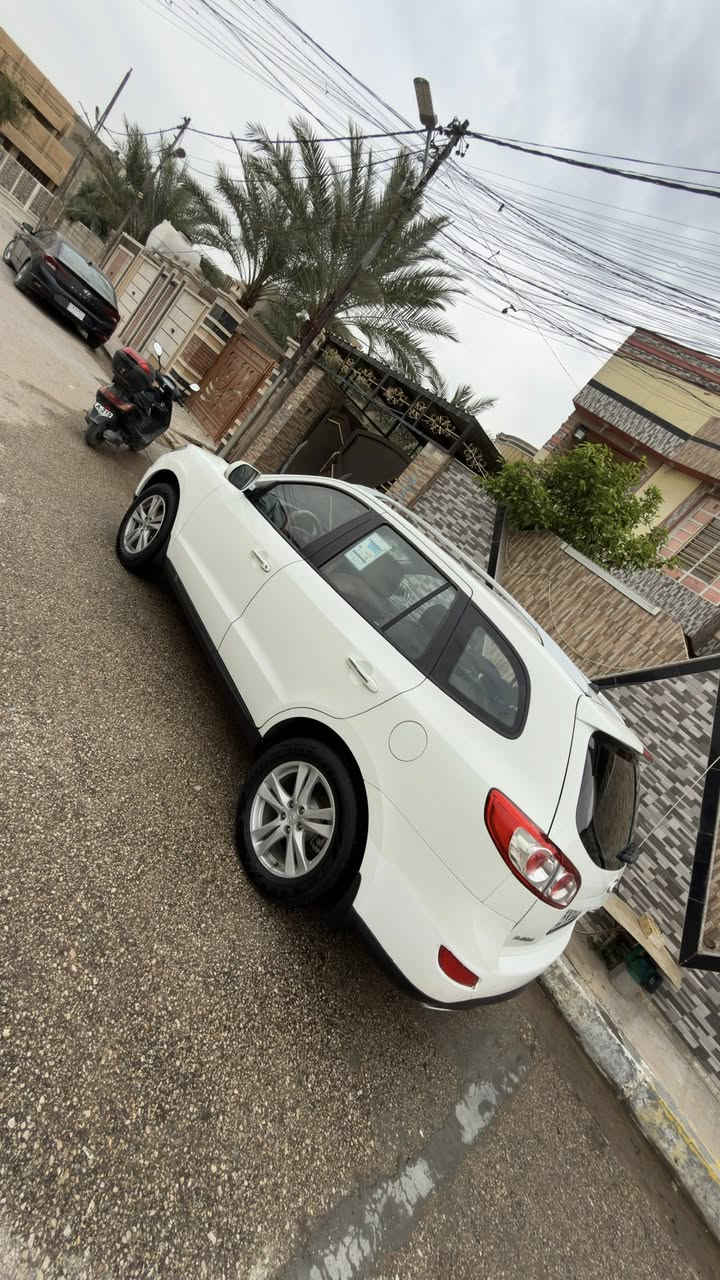 السلام عليكم 
هونداي سنتافي خليجي للبيع2011
محركV6 3.500
سبعه راكب  دفع رباعي كامره حساس تحكم سترين فتحت سقف تدفئه تبريد فول ماعده البصمه سياره مكفوله من الضربه وصبخ بيها بارد قليل
رقم انبار مشروع وطني وين ميعجبك حول
السعر165وبيها مجال حك الجيه الاستفساار خاص او الاتصال ع رقم***********
