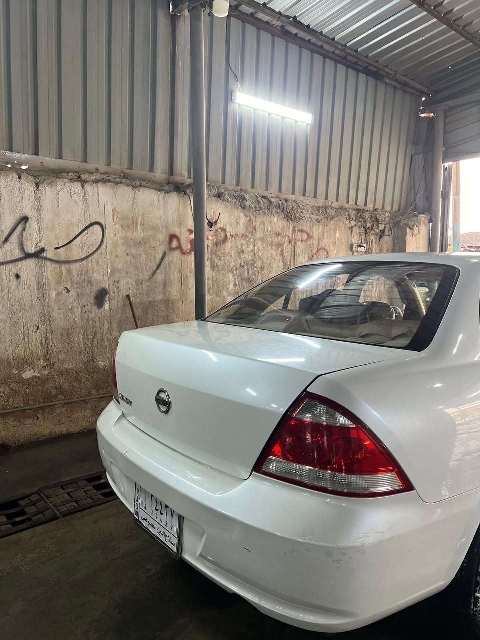 السلام عليكم ورحمة الله وبركاته 

للبيع نيسان سني كوري موديل 2012 رقم صلاح الدين بأسمي تحويل ثاني يوم ضررها جاملغ وربع البنيد ماشيه210 حقيقي محرك كير صدر كله كفاله عامه تخم تاير جديد غرفتها جديده  السياره نفس الصور جديده  استخدام شخصي العنوان صلاح الدين سامراء الشراي يتصل 

 ***********
