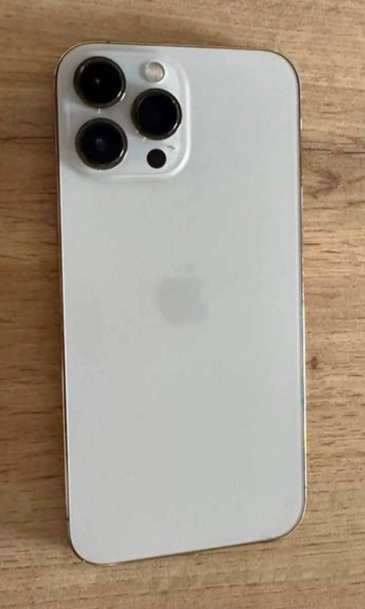 i هاتف آيفون 13 برو ماكس من آبل، سعة 512 جيجابايت، 
الهاتف غير مفتوح  لون سلفر نضافه عاليه 
السعر نهائي ٦٥٠ ألف نهائي لا تعاملني مايفدك 
اعگب المنشور 
بطارية ٨٤
الهاتف فقط فيه طبع خفيف مال تطبيقات جدا خفيف مال استعمال 
فقط يضهر في ألون الابيض إذا دارك مود مايبين 
***********
بغداد اقرأ الوصف قبل لا تراسلني السعر نهائي
لايوجد توصيل بغداد, العراق
