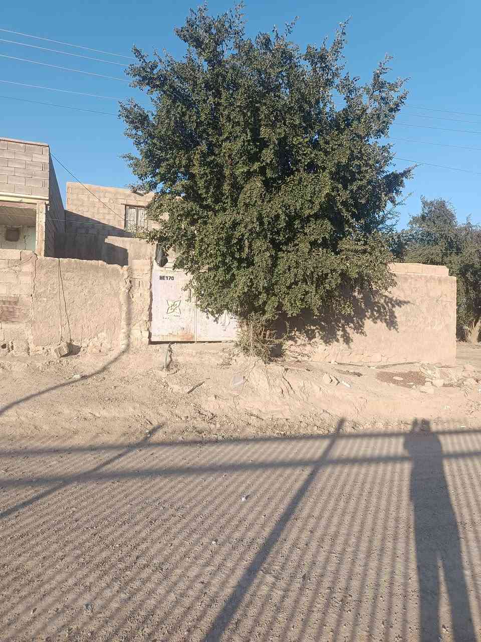 بيت للبيع 200 متر طابو قرب مدارس القاهرة ومقابل حديقة القاهرة السعر 25 مليون للتواصل مع صاحب البيت على الرقم ***********
